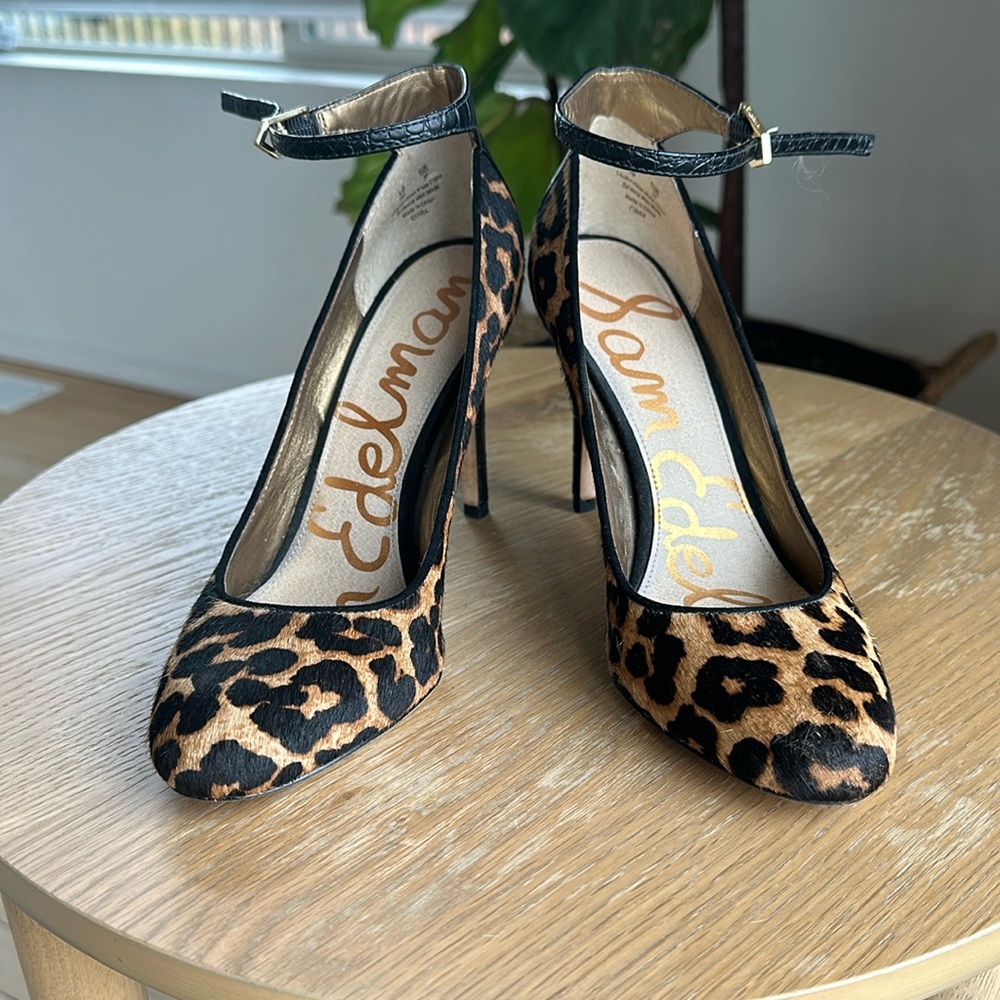 Sam Edelman Ciara Leopard Cheetah Spotted Calf Hair Ankle Strap Heels Pumps Sz 7